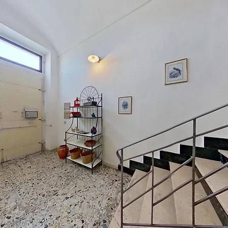 Дом отдыха Residenza Geppy - Downtown With Terrace Overlooking The Sea