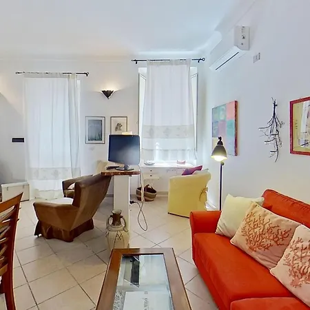 Дом отдыха Residenza Geppy - Downtown With Terrace Overlooking The Sea
