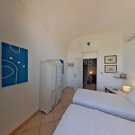 Дом отдыха Residenza Geppy - Downtown With Terrace Overlooking The Sea *