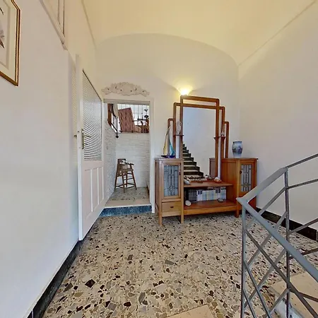 Дом отдыха Residenza Geppy - Downtown With Terrace Overlooking The Sea *